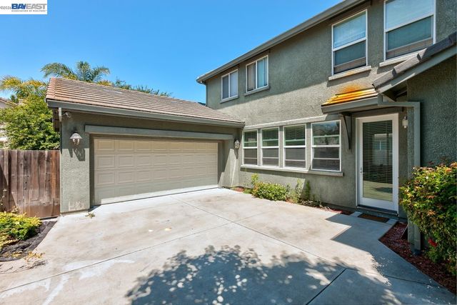 53 Puffin Cir, Oakley, CA 94561