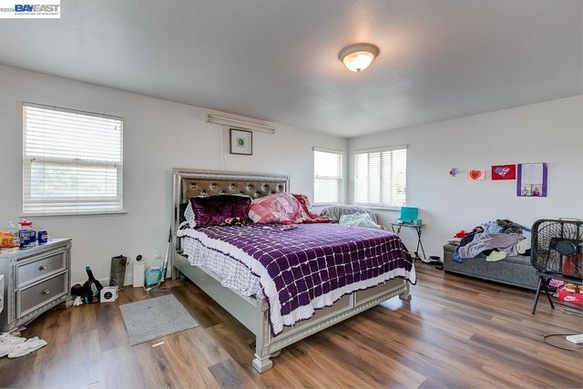 53 Puffin Cir, Oakley, CA 94561