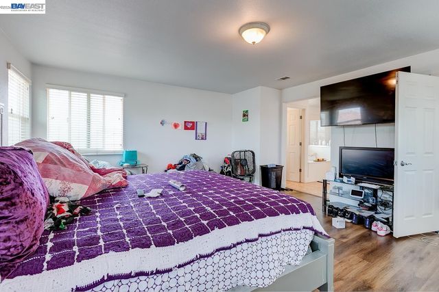 53 Puffin Cir, Oakley, CA 94561