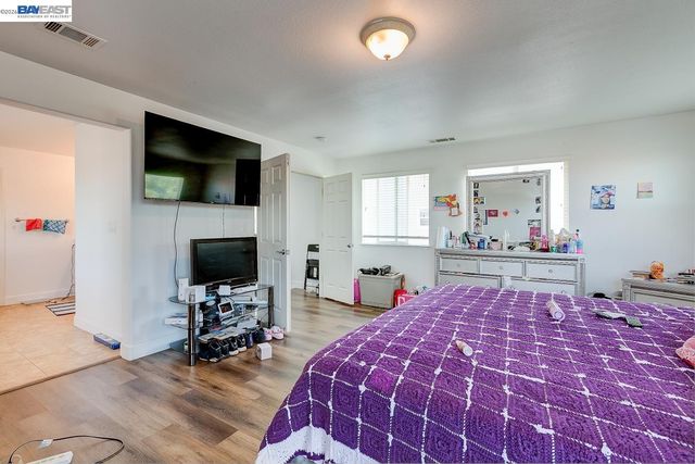 53 Puffin Cir, Oakley, CA 94561