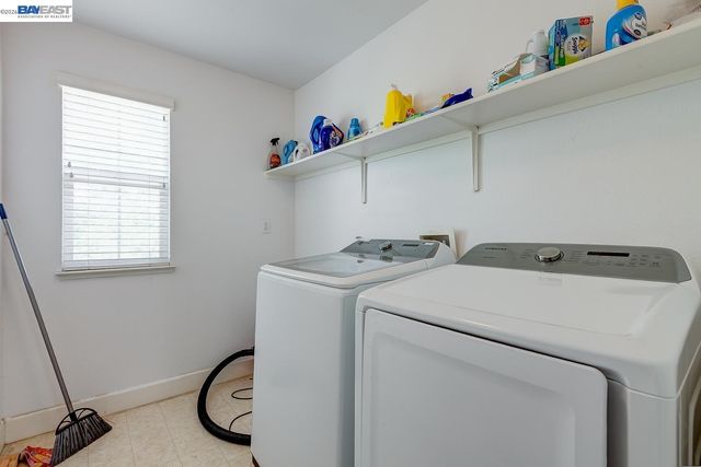 53 Puffin Cir, Oakley, CA 94561