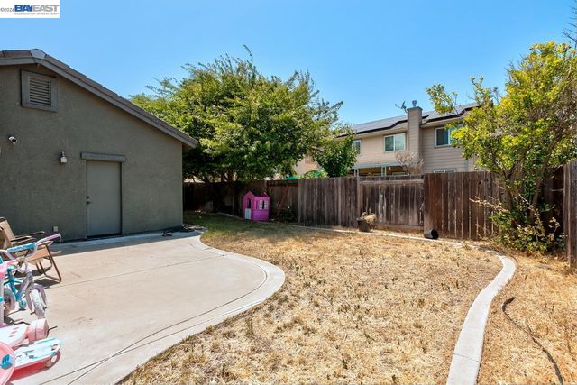 53 Puffin Cir, Oakley, CA 94561