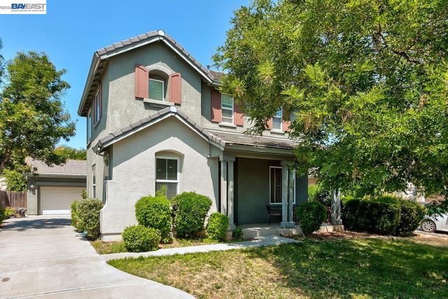 53 Puffin Cir, Oakley, CA 94561