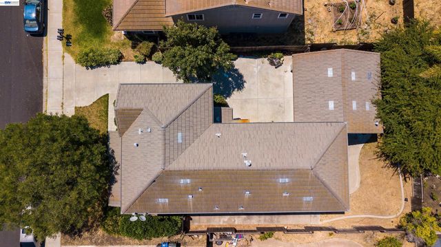 53 Puffin Cir, Oakley, CA 94561