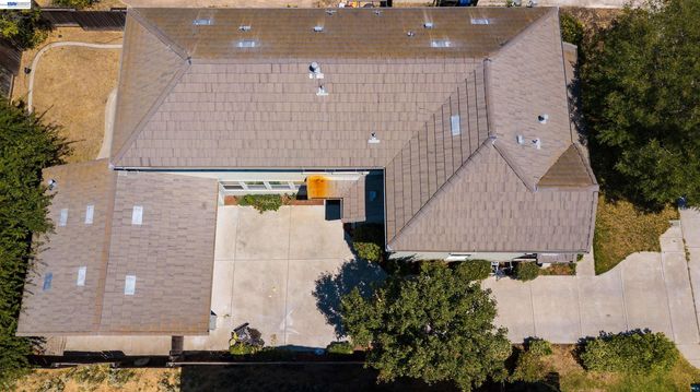 53 Puffin Cir, Oakley, CA 94561