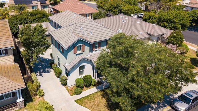 53 Puffin Cir, Oakley, CA 94561