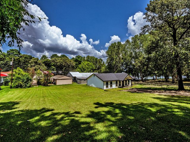 161 Lakeway Circle, Trinity, TX 75862