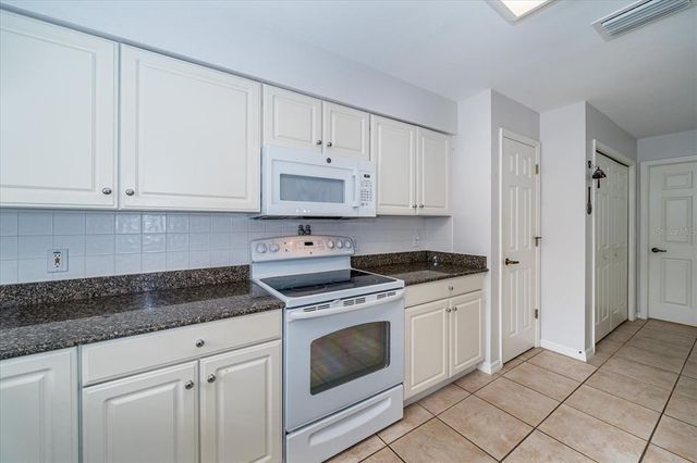 17546 FAIRMEADOW DRIVE, Tampa, FL 33647