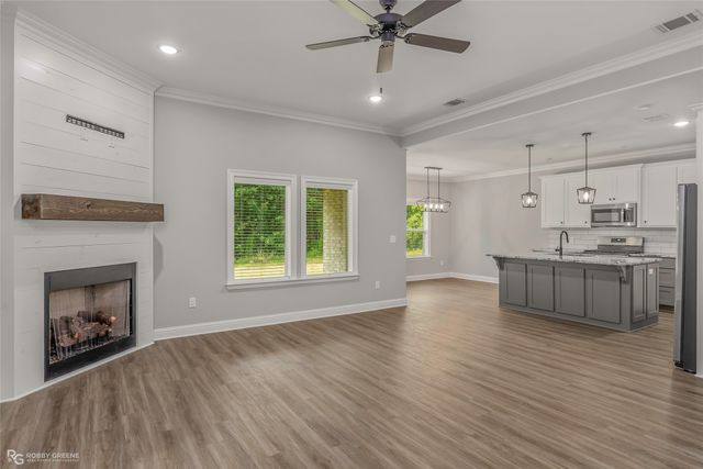 1013 Voss Drive, Stonewall, LA 71078