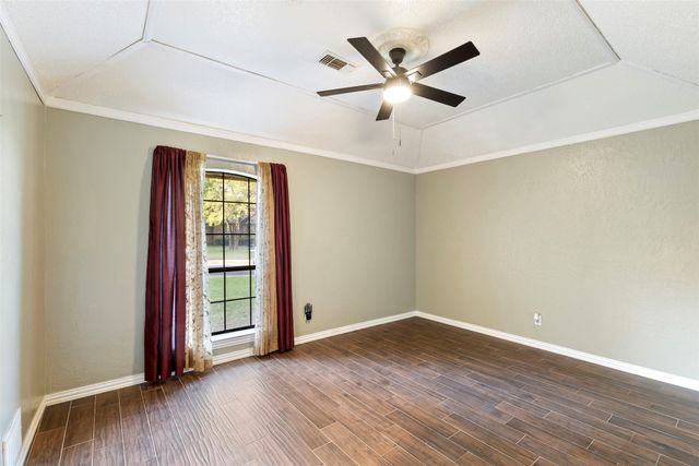 906 Greenbriar Lane, Duncanville, TX 75137