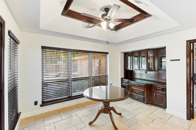 906 Greenbriar Lane, Duncanville, TX 75137