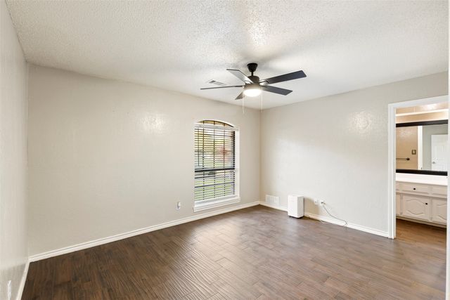 906 Greenbriar Lane, Duncanville, TX 75137