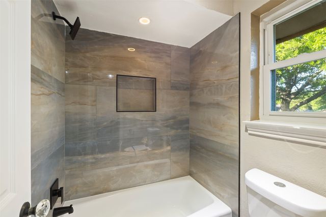 906 Greenbriar Lane, Duncanville, TX 75137