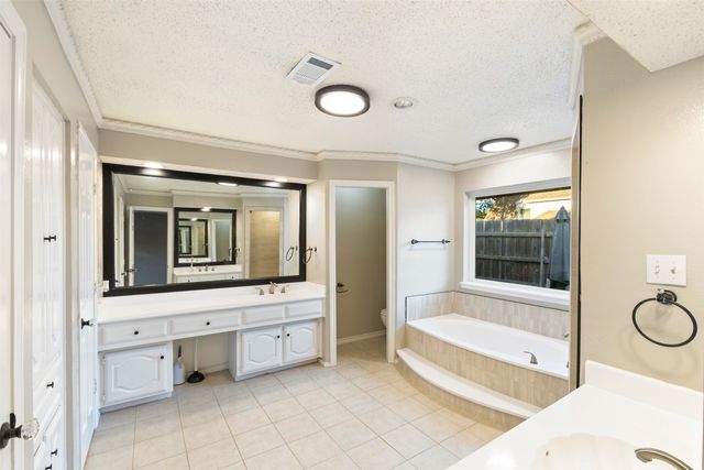 906 Greenbriar Lane, Duncanville, TX 75137