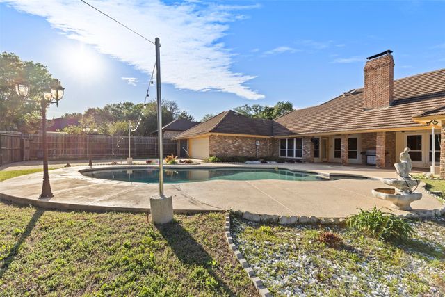 906 Greenbriar Lane, Duncanville, TX 75137