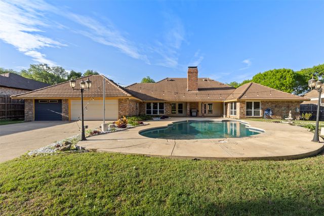 906 Greenbriar Lane, Duncanville, TX 75137