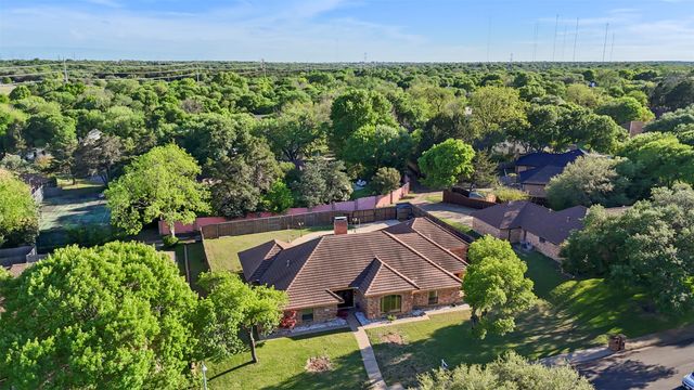 906 Greenbriar Lane, Duncanville, TX 75137