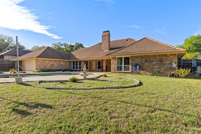 906 Greenbriar Lane, Duncanville, TX 75137