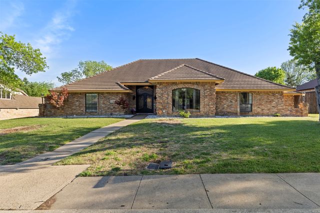 906 Greenbriar Lane, Duncanville, TX 75137
