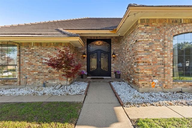 906 Greenbriar Lane, Duncanville, TX 75137