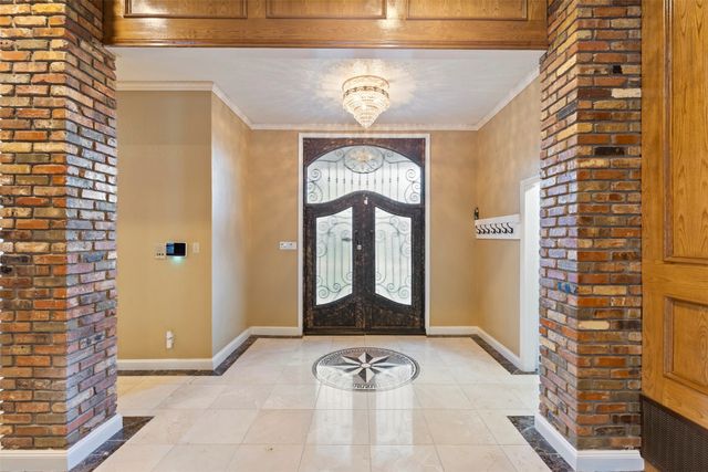 906 Greenbriar Lane, Duncanville, TX 75137