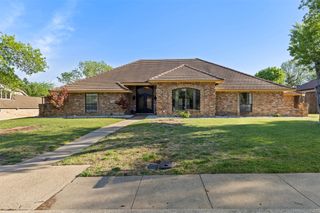 906 Greenbriar Lane, Duncanville, TX 75137