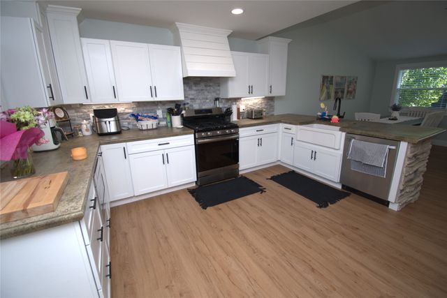 1003 VILLA SITES Avenue, Harborcreek, PA 16421