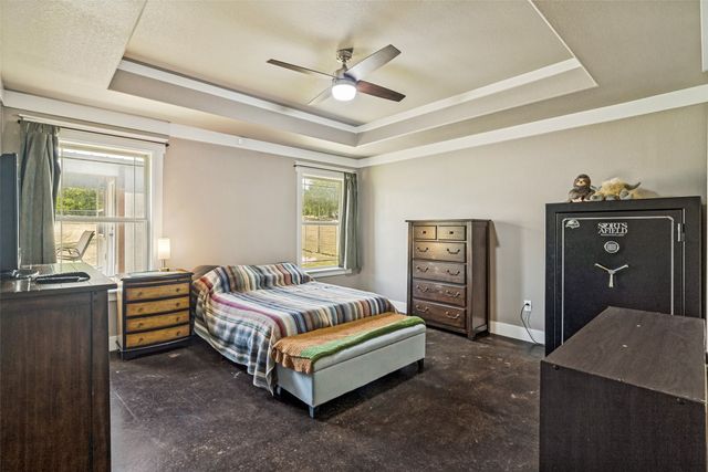 816 W Park Avenue, Weatherford, TX 76086