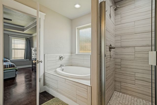 816 W Park Avenue, Weatherford, TX 76086