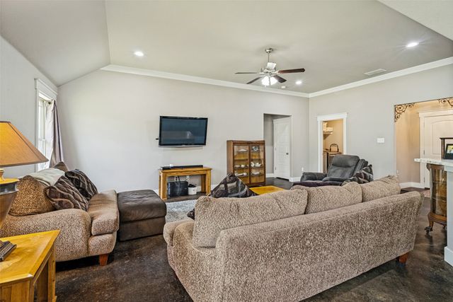816 W Park Avenue, Weatherford, TX 76086