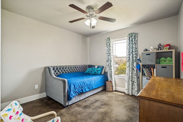 816 W Park Avenue, Weatherford, TX 76086