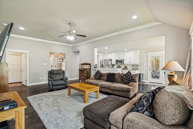 816 W Park Avenue, Weatherford, TX 76086