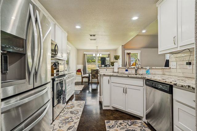 816 W Park Avenue, Weatherford, TX 76086