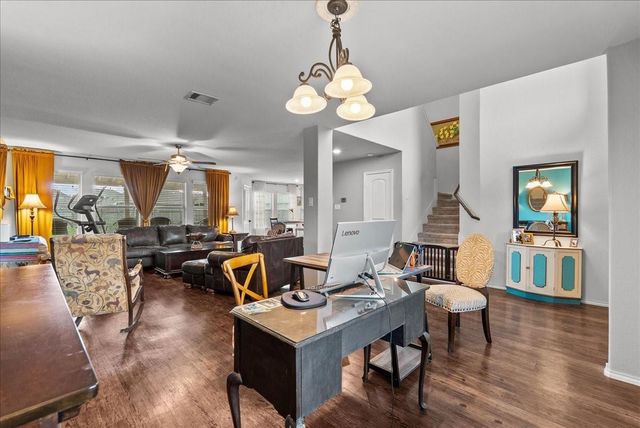 356 Century Oaks Lane, Hitchcock, TX 77568