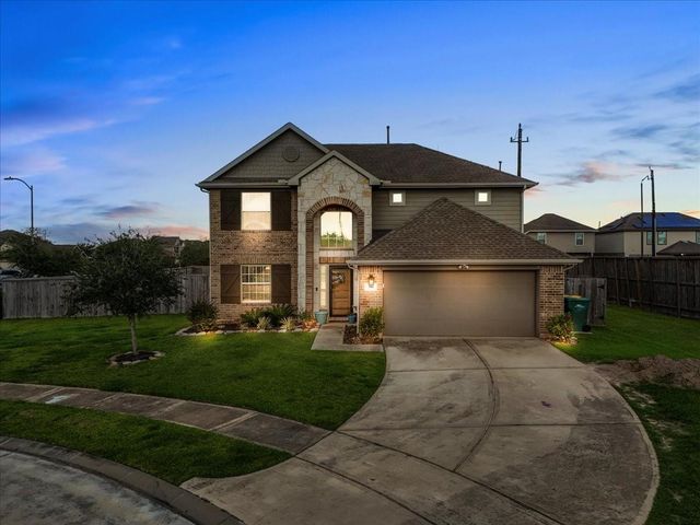 356 Century Oaks Lane, Hitchcock, TX 77568
