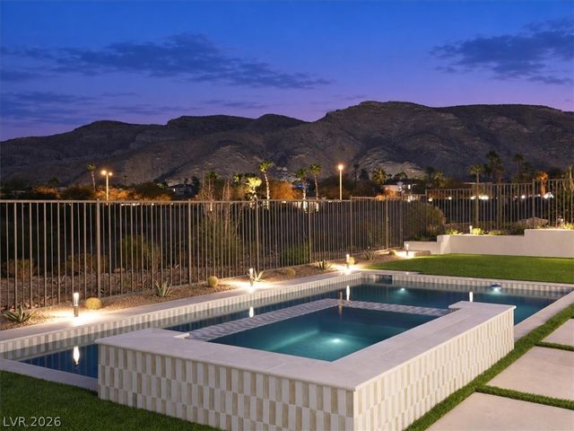 11321 Golden Chestnut Place, Las Vegas, NV 89135