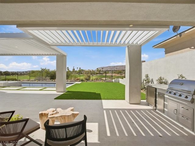 11321 Golden Chestnut Place, Las Vegas, NV 89135
