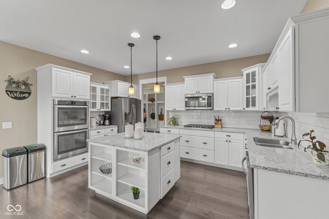 9712 N Port Drive, Mccordsville, IN 46055