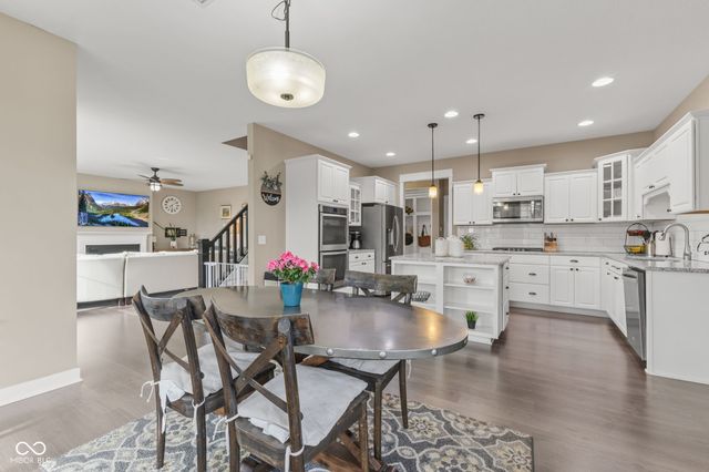 9712 N Port Drive, Mccordsville, IN 46055