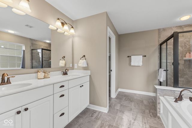 9712 N Port Drive, Mccordsville, IN 46055