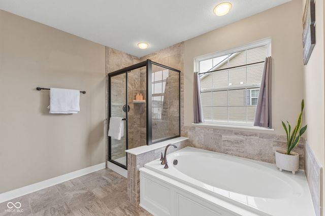 9712 N Port Drive, Mccordsville, IN 46055