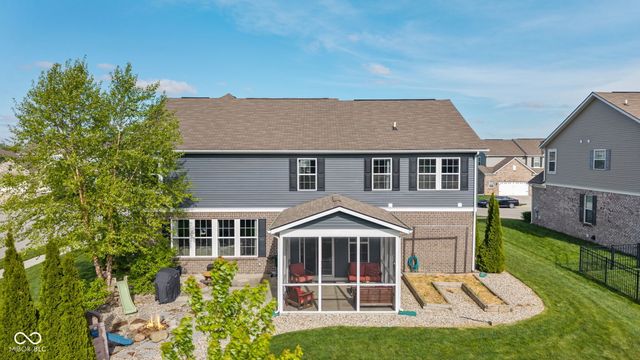 9712 N Port Drive, Mccordsville, IN 46055