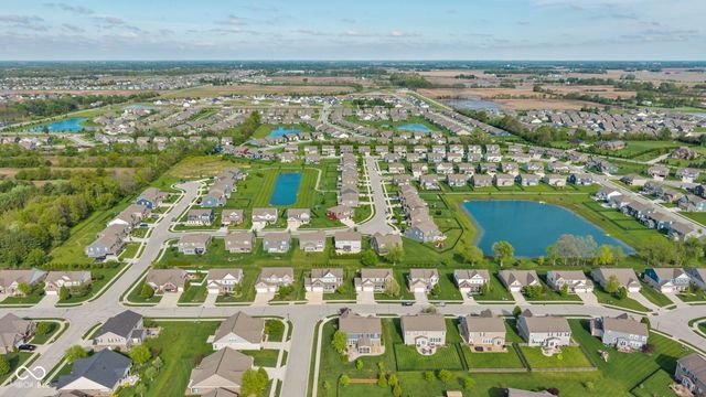 9712 N Port Drive, Mccordsville, IN 46055