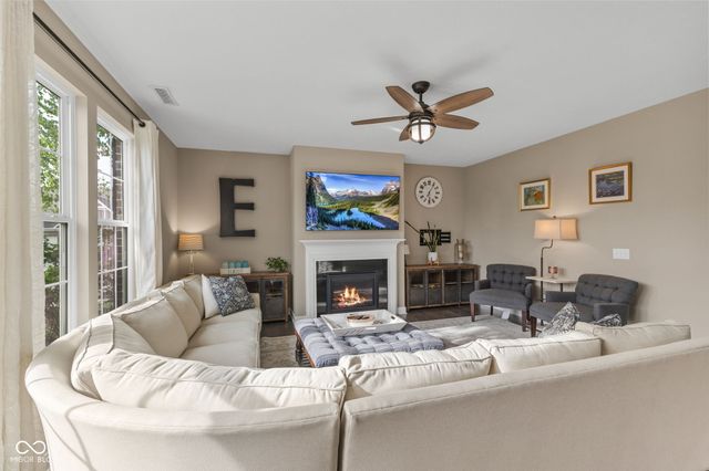 9712 N Port Drive, Mccordsville, IN 46055