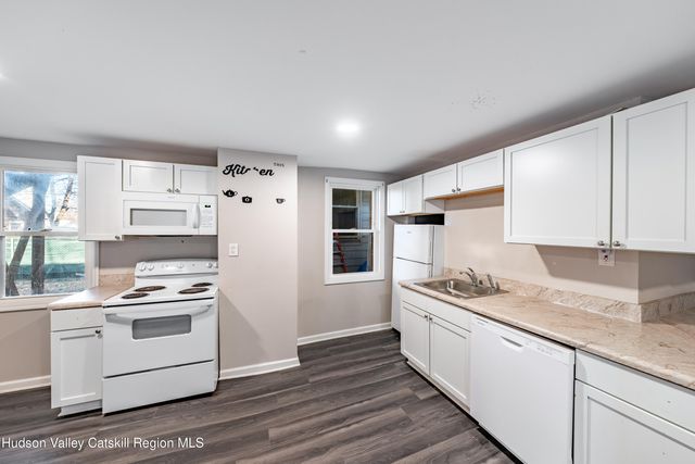 677 2nd Avenue, Troy, NY 12180