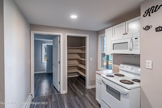 677 2nd Avenue, Troy, NY 12180