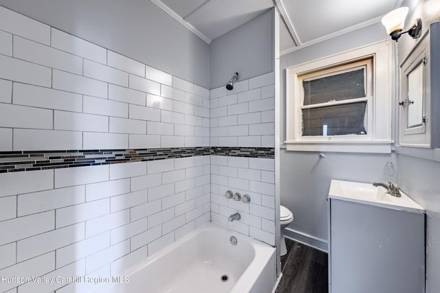 677 2nd Avenue, Troy, NY 12180