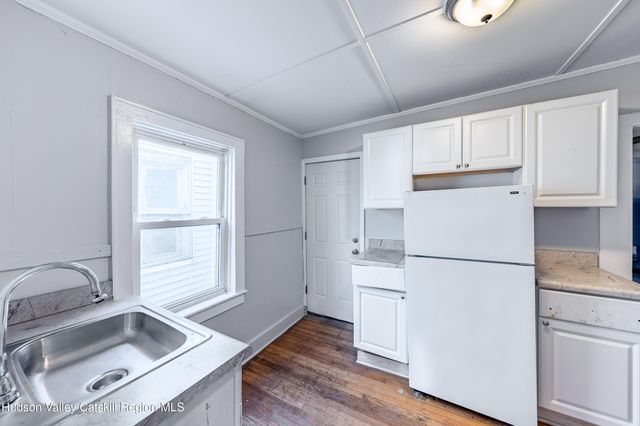 677 2nd Avenue, Troy, NY 12180