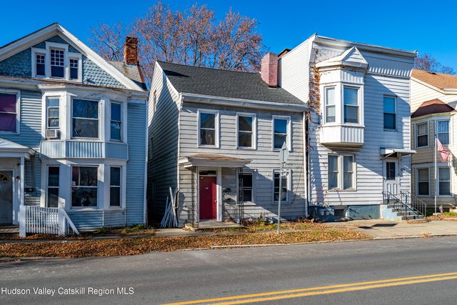 677 2nd Avenue, Troy, NY 12180