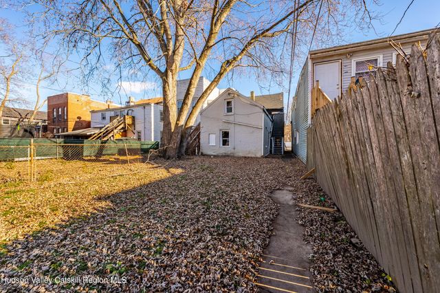 677 2nd Avenue, Troy, NY 12180